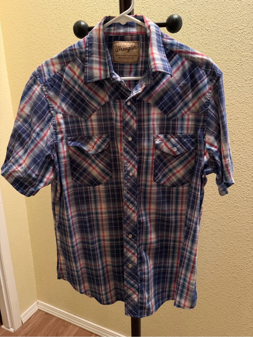Wrangler Blue Plaid Short-Sleeve Western Button-Down Shirt